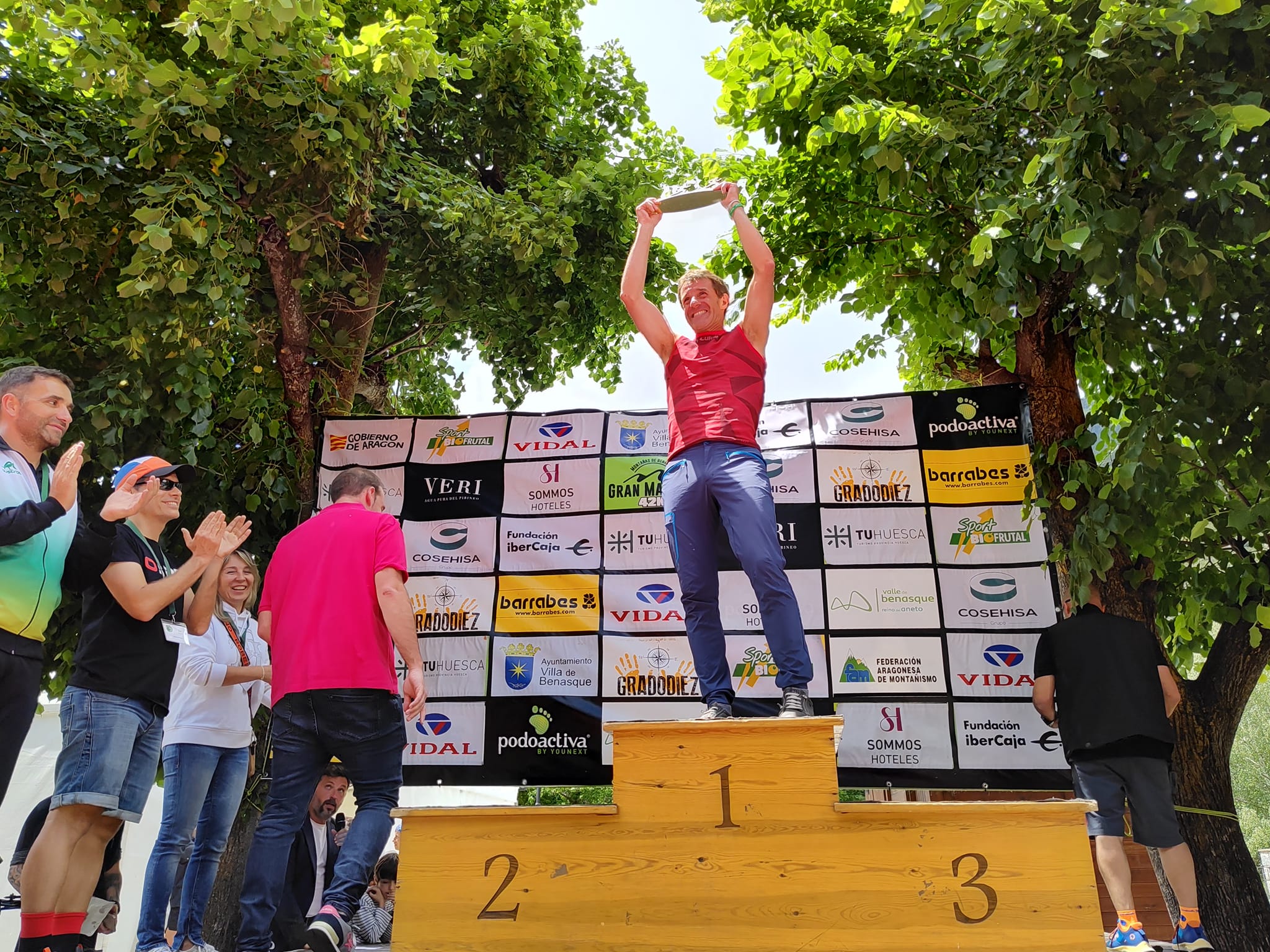 Lasobras y Oteiza ganan la prueba reina del Gran Maratón Montañas de