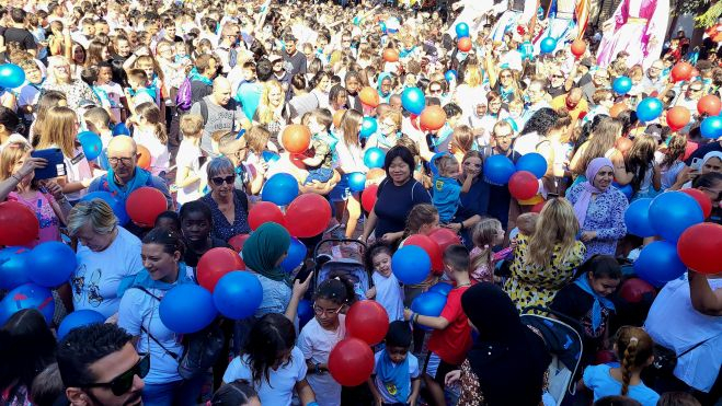 Espectacular ambiente en la Plaza Mayor de Monzón. Foto Myriam Martínez