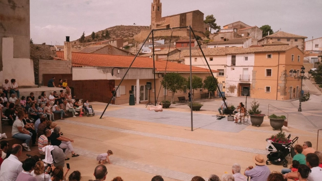 Acrobacias en la plaza de Alcalá