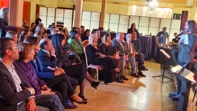 Brindis Solidario del Comercio de Huesca. Foto Myriam Martínez Brindis Solidario del Comercio de Huesca. Foto Myriam Martínez