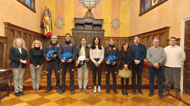 Participantes en el acto institucional de toma de posesión de los nuevos subjefes de Bomberos.