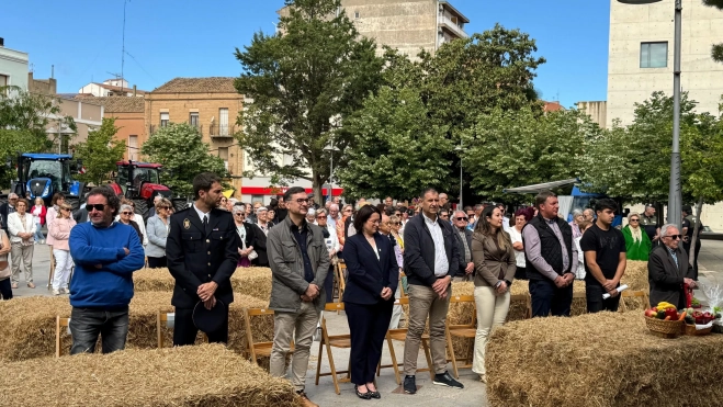 Misa celebrada en la plaza de España.