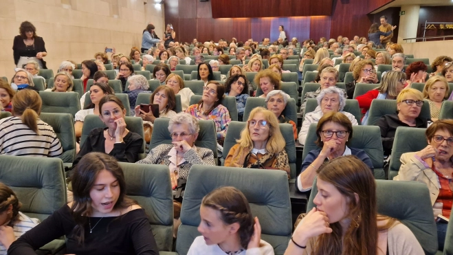 Los asistentes reflexionaron sobre el momento más feliz de sus vidas. Foto Myriam Martínez