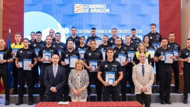La consejera de Presidencia, Interior y Cultura, Tomasa Hernández, clausura el curso de formación para el ingreso en los cuerpos de Policía Local de Aragón.Fabián Simón La consejera de Presidencia, Interior y Cultura, Tomasa Hernández, clausura el curso de formación para el ingreso en los cuerpos de Policía Local de Aragón.Fabián Simón