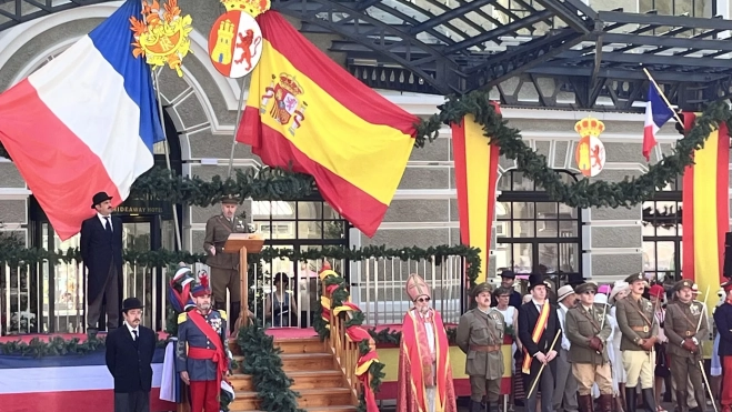 Imagen de los discursos del rey Alfonso XIII y el presidente de la República Francesa Gaston Doumergue.