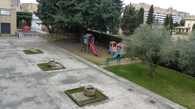 Patio de recreo del CEIP San José de Huesca.