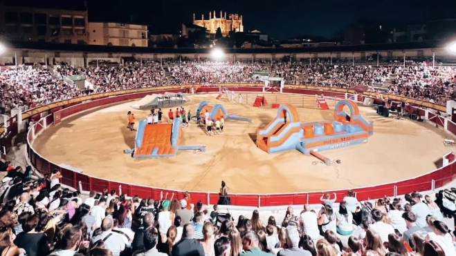 Gran ambiente en la plaza dd toros.