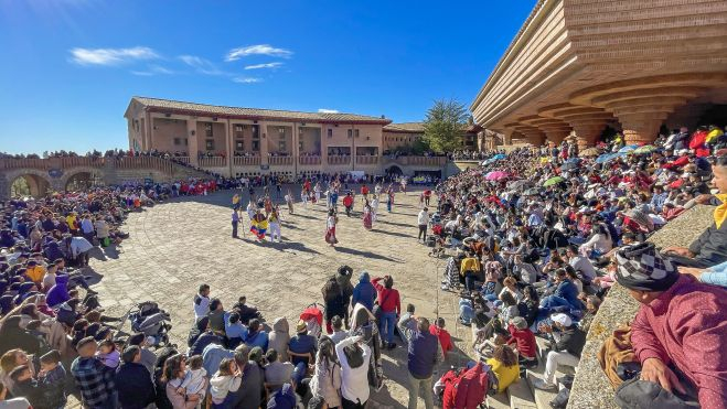 Danzas folclóricas ecuatorianas en Torreciudad