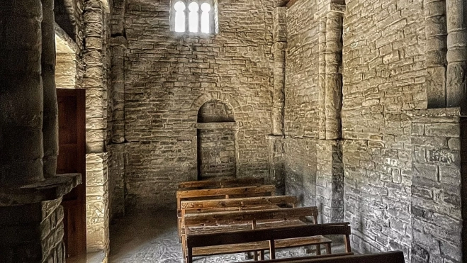 Interior de la Iglesia de San Juan de Busa