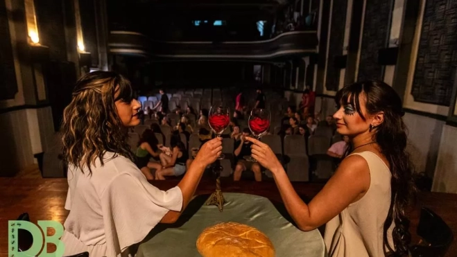 Beatriz Fabregat y Laura Torrijos, en el rodaje de Retazos.