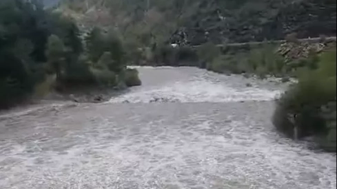 Río Cinca a su paso por Lafortunada.