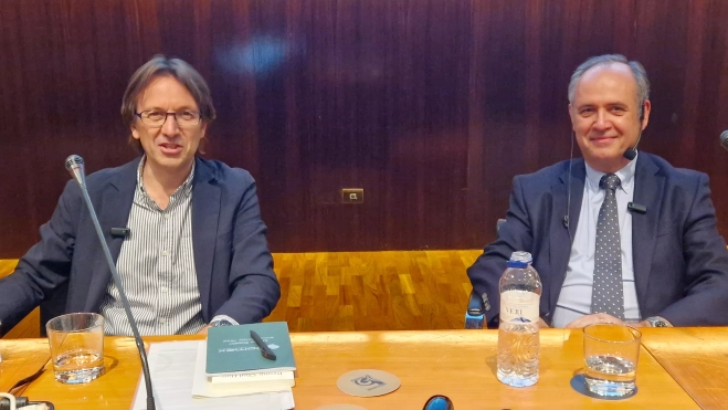 Javier Olivera y Manel Sánchez han hablado en Huesca sobre el deseo de morir. Foto Myriam Martínez Javier Olivera y Manel Sánchez han hablado en Huesca sobre el deseo de morir. Foto Myriam Martínez