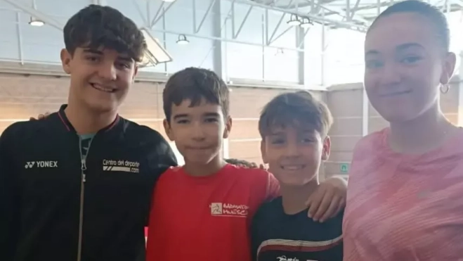 Cuarteto de jugadores del Huesca La Magia en Canovelles