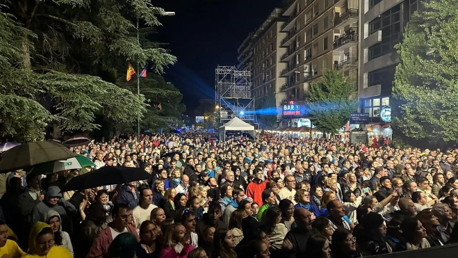 Actuación de Bustamante en las fiestas de San Mateo de Monzón. 