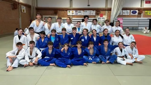 Judocas de la Escuela Ibón en Monzalbarba. Judocas de la Escuela Ibón en Monzalbarba.