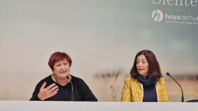 Angelita Cavero y Susana Magán, en la sede de la Hoya de Huesca. Foto Myriam Martínez