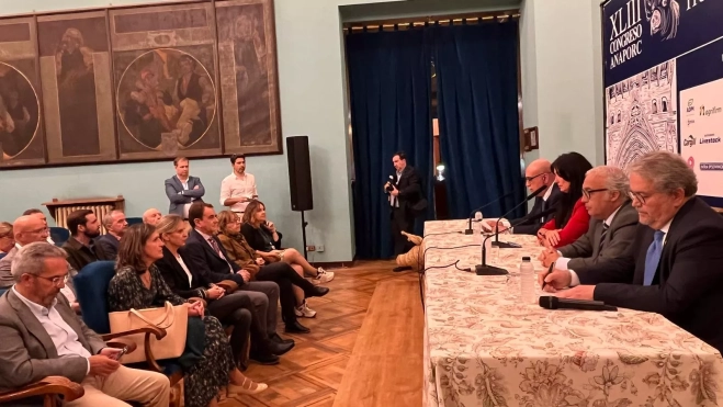 Imagen de asistentes al acto celebrado en el Casino de Huesca.