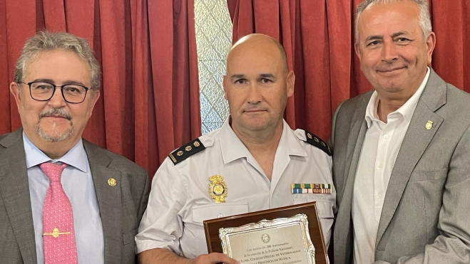 Premio para la Policía Nacional por su bicentenario,. Premio para la Policía Nacional por su bicentenario,.