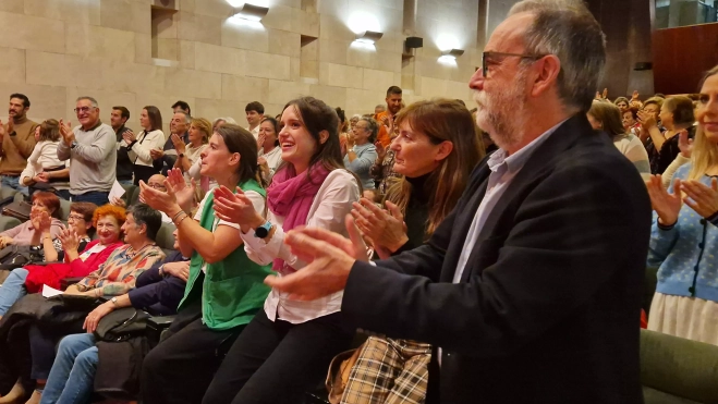 Grupo de teatro de la AECC “Sin Miedo” y la obra “Al mal tiempo…”. Foto Myriam Martínez