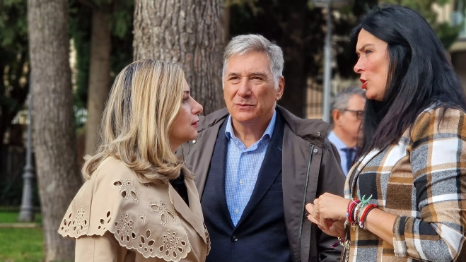 Visita de la consejera Claudia Pérez Forniés a la Escuela Taller del Parque Miguel Servet. Foto Myriam Martínez