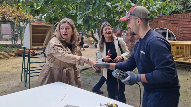 Visita de la consejera Claudia Pérez Forniés a la Escuela Taller del Parque Miguel Servet. Foto Myriam Martínez