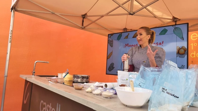 Cristina Marco en su taller de postres sin gluten ni restricciones