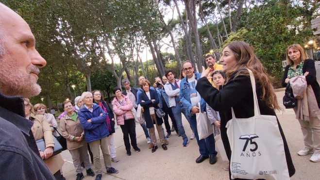 La visita transcurre por la calle del Parque y el Miguel Servet. Foto Mercedes Manterola