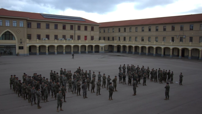 Fuerzas en el patio del Acuartelamiento Sancho Ramírez