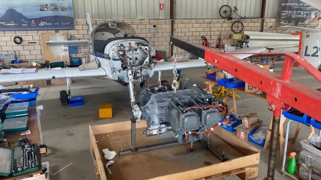 Trabajos en un aparato en el aeródromo Trabajos en un aparato en el aeródromo