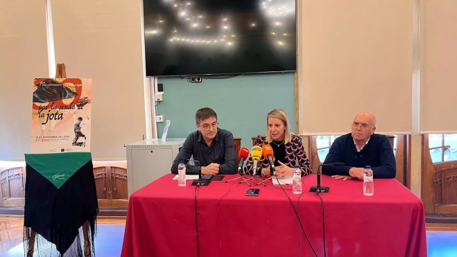 José Carlos Torralba, Nuria Mur y Vicente Galino en la presentación de la gala.