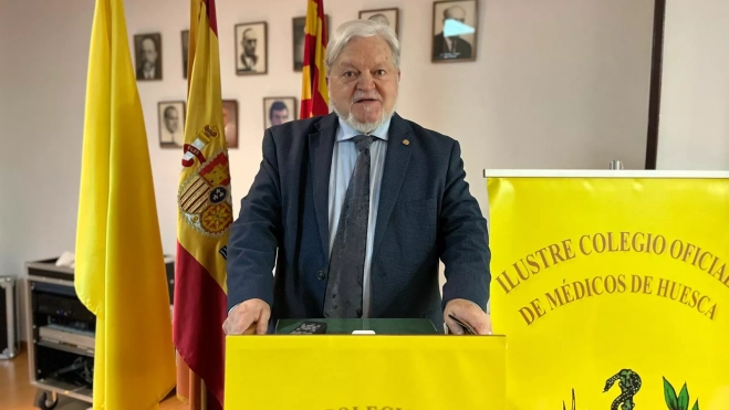 Joaquín Callabed, en el Colegio Oficial de Médicos de Huesca. Foto Mercedes Manterola