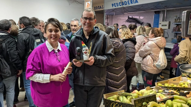 Yolanda y Toño, de Saborea, rondados por Elenco.