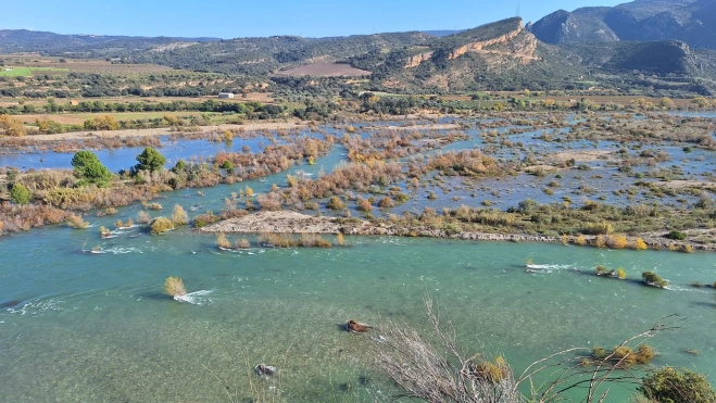 Imagen del río Cinca durante el desembalse de El Grado.