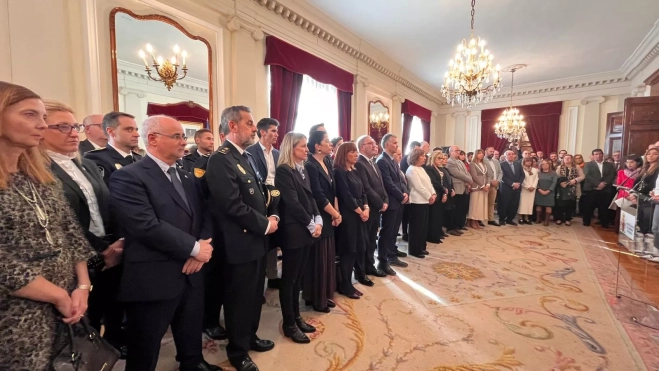 Participantes en la celebración del aniversario de la Constitución.