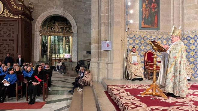  Vicente Jiménez Zamora ha presidido una ceremonia. Foto Mercedes Manterola