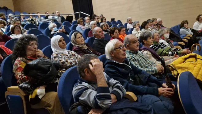 Asistentes a la charla sobre el aceite de oliva de Sergio Acín. Foto Myriam Martínez