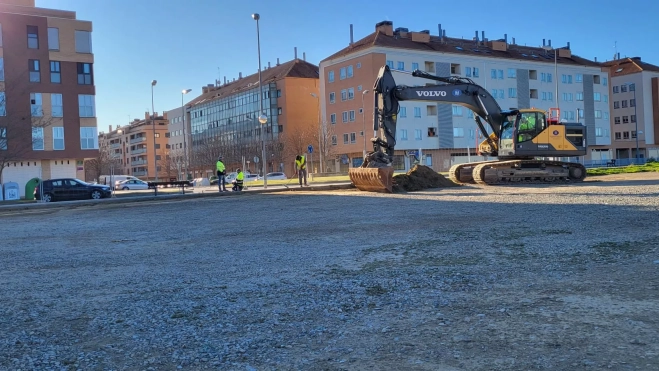 Inicio de los trabajos del área de estacionamiento de Pilar de Lorengar.