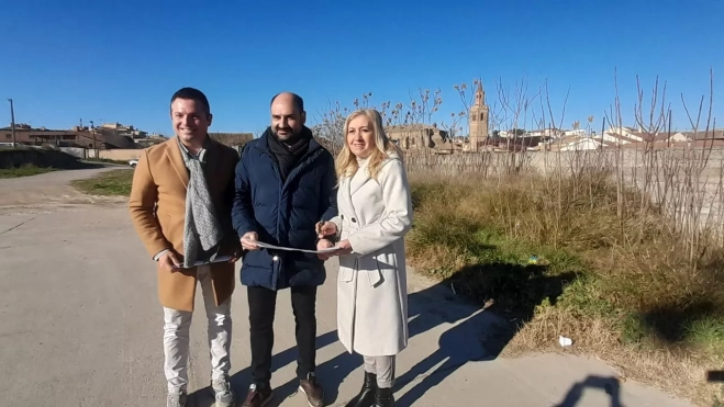 Imagen de la presentación del aparcamiento gratuito en los terrenos del colegio de La Merced.