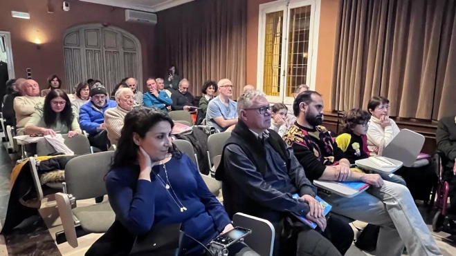 Presentación del libro de Estela Puyuelo 'La maestra de yoga'. Foto Mercedes Manterola Presentación del libro de Estela Puyuelo 'La maestra de yoga'. Foto Mercedes Manterola