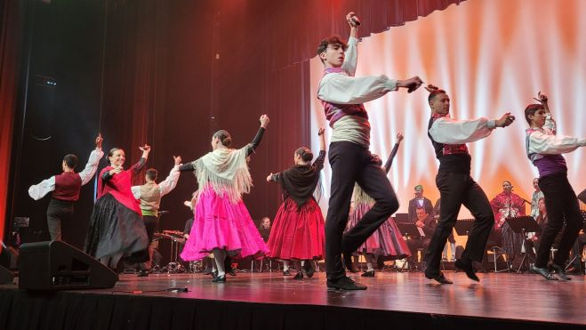 Los bailes dejaron algunos de los momentos más vistosos. Foto Myriam Martínez