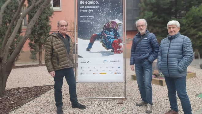 Manolo Avellanas, Lorenzo Ortas y Manolo Bara. Inauguración de la exposición “Espíritu de equipo, una generación irrepetible”. Foto Myriam Martínez Iriarte 