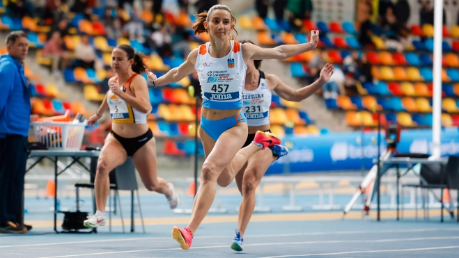 Elena Guiu en el momento de coronarse como la reina de la velocidad.