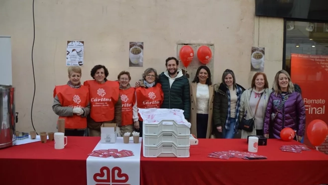 Cáritas ha repartido el chocolate solidario. Cáritas ha repartido el chocolate solidario.