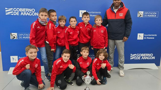 Equipo prebenjamín de la UD Barbastro, campeón de la Copa Centenario 2022