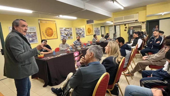 Julio Romero en la presentación de las jornadas de Osce Biella. Foto Mercedes Manterola Julio Romero en la presentación de las jornadas de Osce Biella. Foto Mercedes Manterola