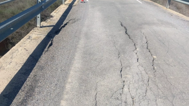 Una de las imágenes remitidas para alertar del estado de la A-12 Una de las imágenes remitidas para alertar del estado de la A-12