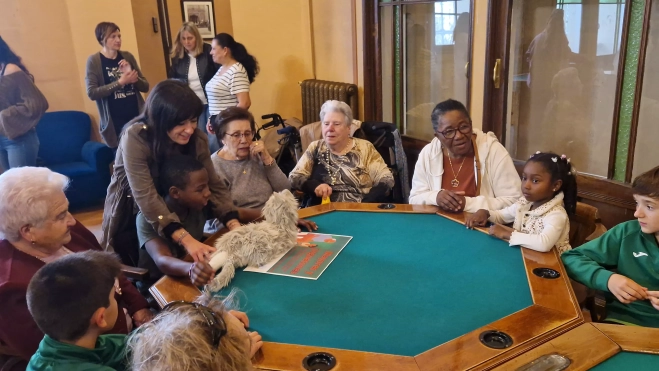 Segunda sesión del programa "Mayores y juguetones". Foto Myriam Martínez Segunda sesión del programa "Mayores y juguetones". Foto Myriam Martínez