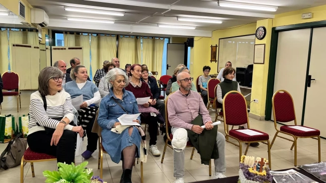 Asistentes al último acto de la Semana Cultural de Osce Biella. Asistentes al último acto de la Semana Cultural de Osce Biella.