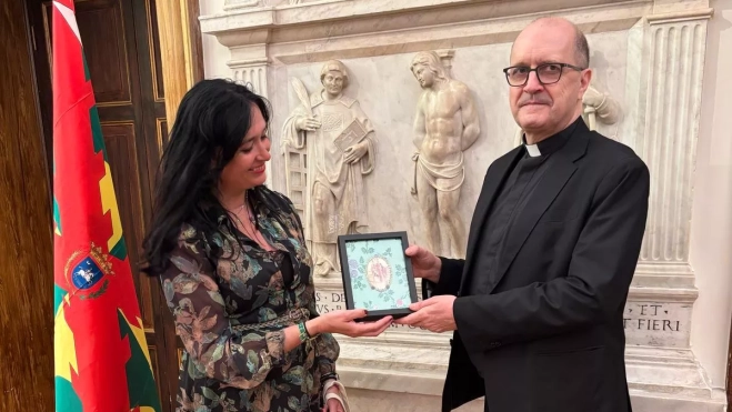 La alcaldesa con José Brosel La alcaldesa con José Brosel