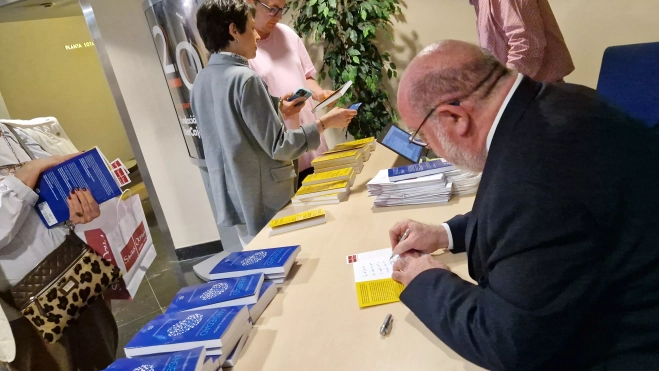 El doctor Antonio Bulbena en la Fundación Ibercaja Huesca. Foto Myriam Martínez El doctor Antonio Bulbena en la Fundación Ibercaja Huesca. Foto Myriam Martínez